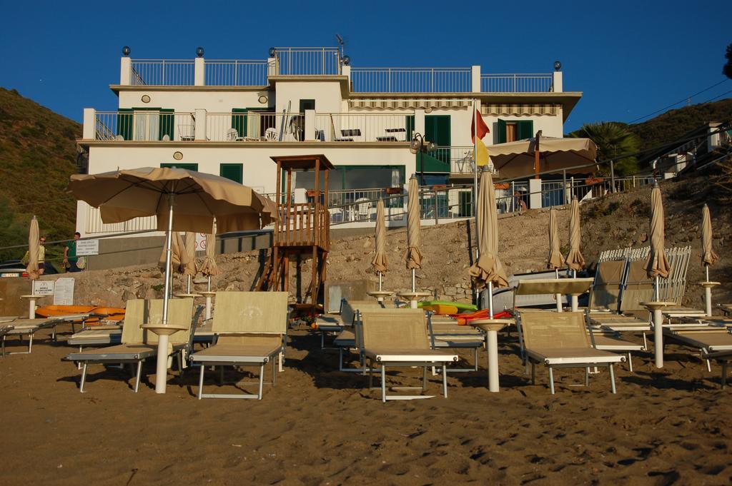 Hotel Villa Miramare Capoliveri  Exterior photo